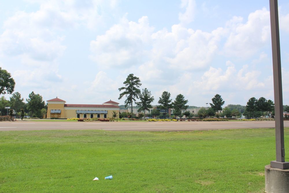 Former Corner Bakery: 108 Market St, Flowood, MS 39232